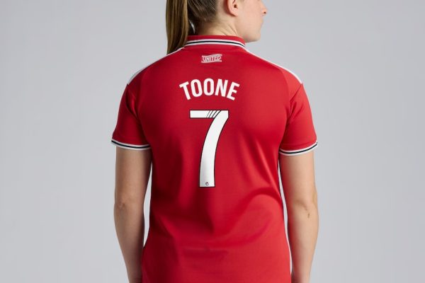 Manchester United shirt bedrukken met naam en nummer (Toone 7) op de rug